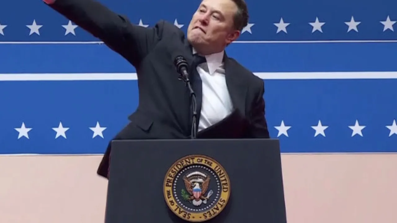 Elon Musk laver nazi-hilsen
