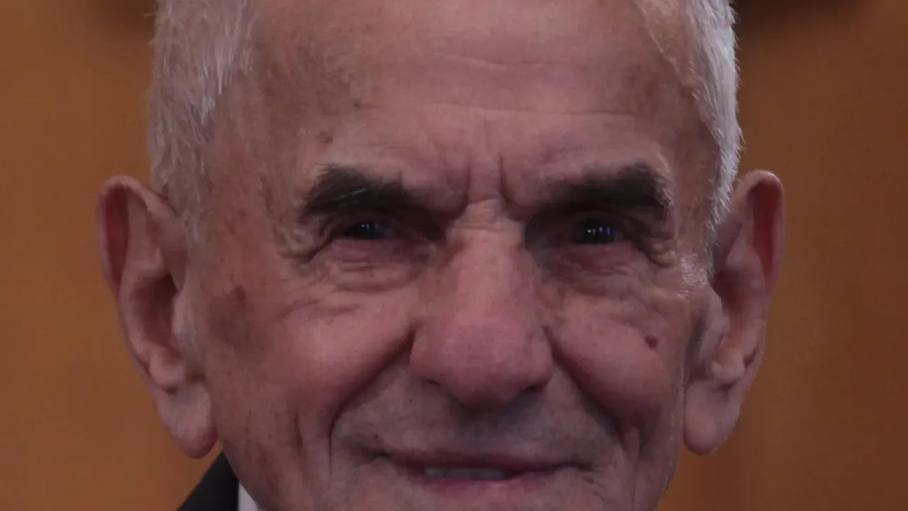 Tæt beskåret portræt af den polske rekordløber Stanisław Kowalski ved et møde om seniorprogrammet Senior Wigor.