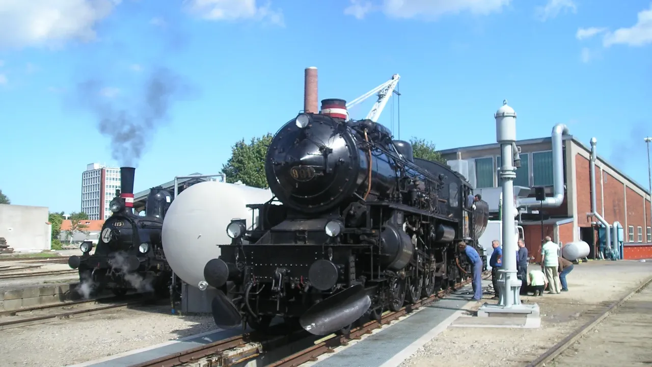 Damplokomotivet DSB E 991 udstillet på Danmarks Jernbanemuseum.