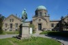 Observatoriet på Østervold med kuppel og Tycho Brahe-statuen foran, fotograferet i 2016.